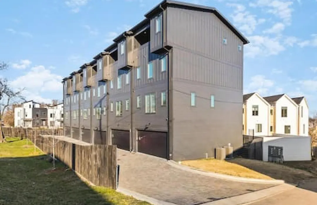 Upscale Home With Patio Walk To 12 South And Belmont-1