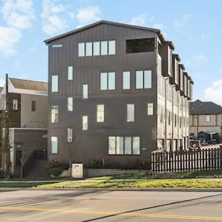 Upscale Home With Patio Walk To 12 South And Belmont-2